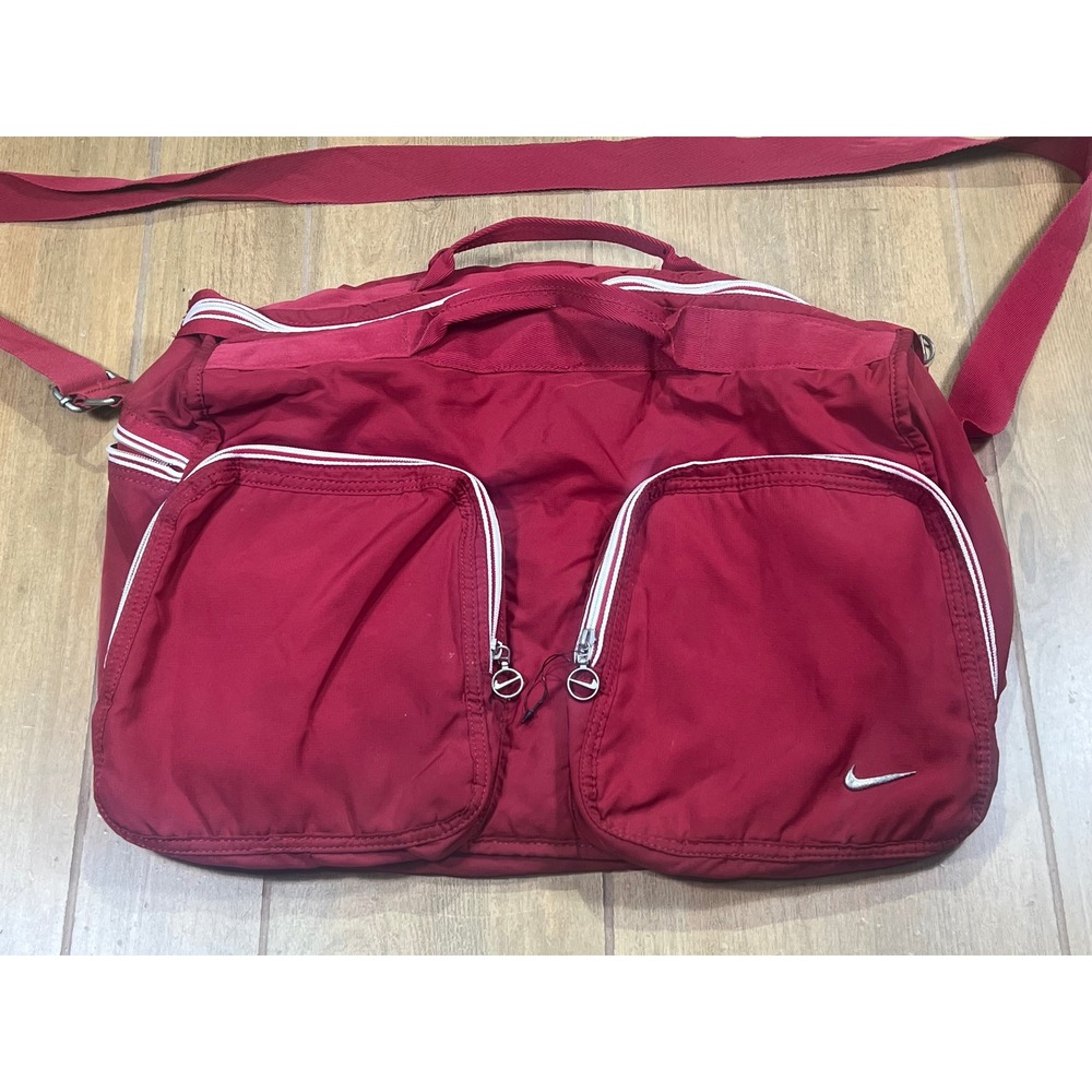 Nike Vintage Red Nylon Duffel Gym Bag White Contrast Trim Circular Swoosh Pulls